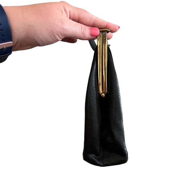 Black Vintage 1960s Leather Clasp Handbag - Picture 6 of 7